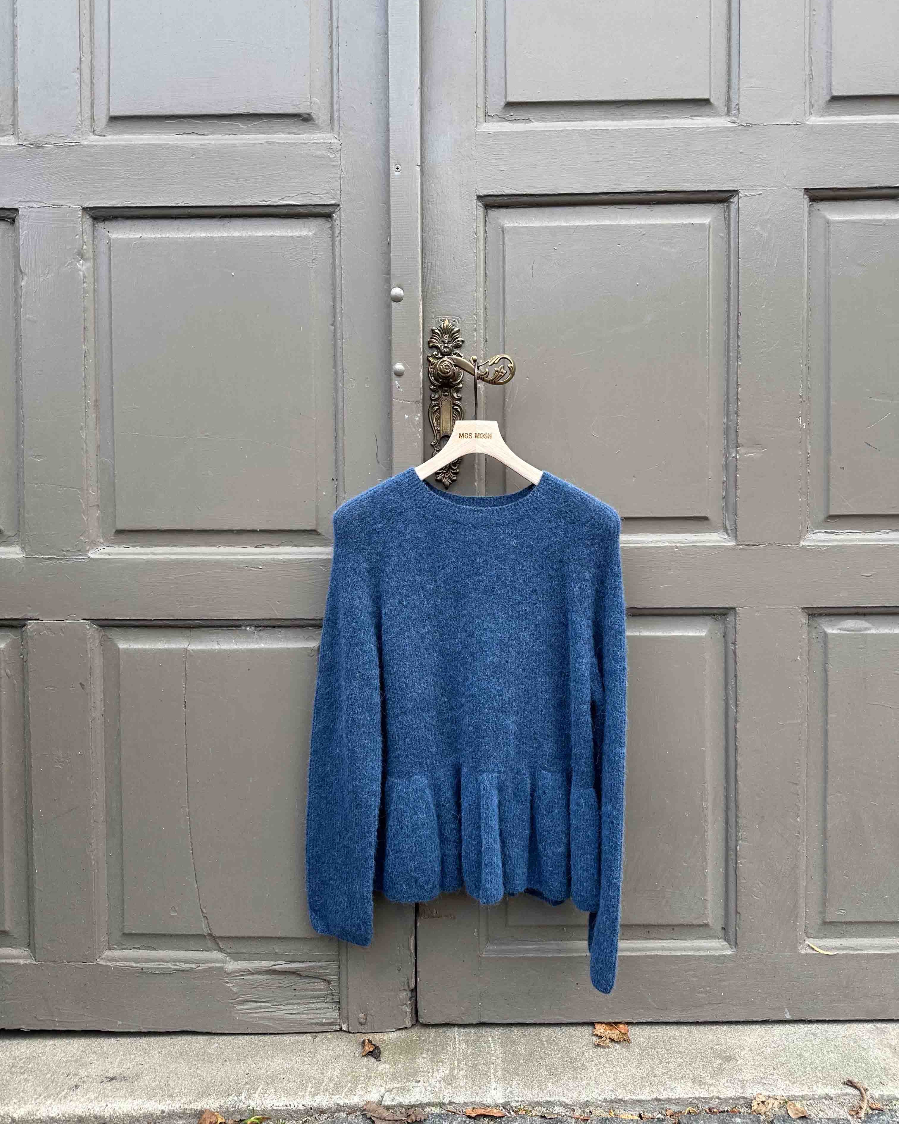 Modelshot / Ensign Blue / Detail